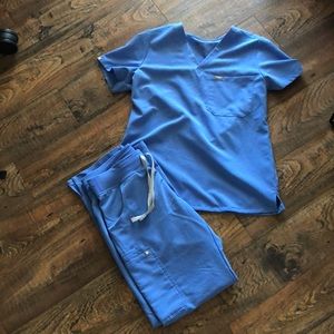 Figs Ceil Blue kade and Catarina scrub set